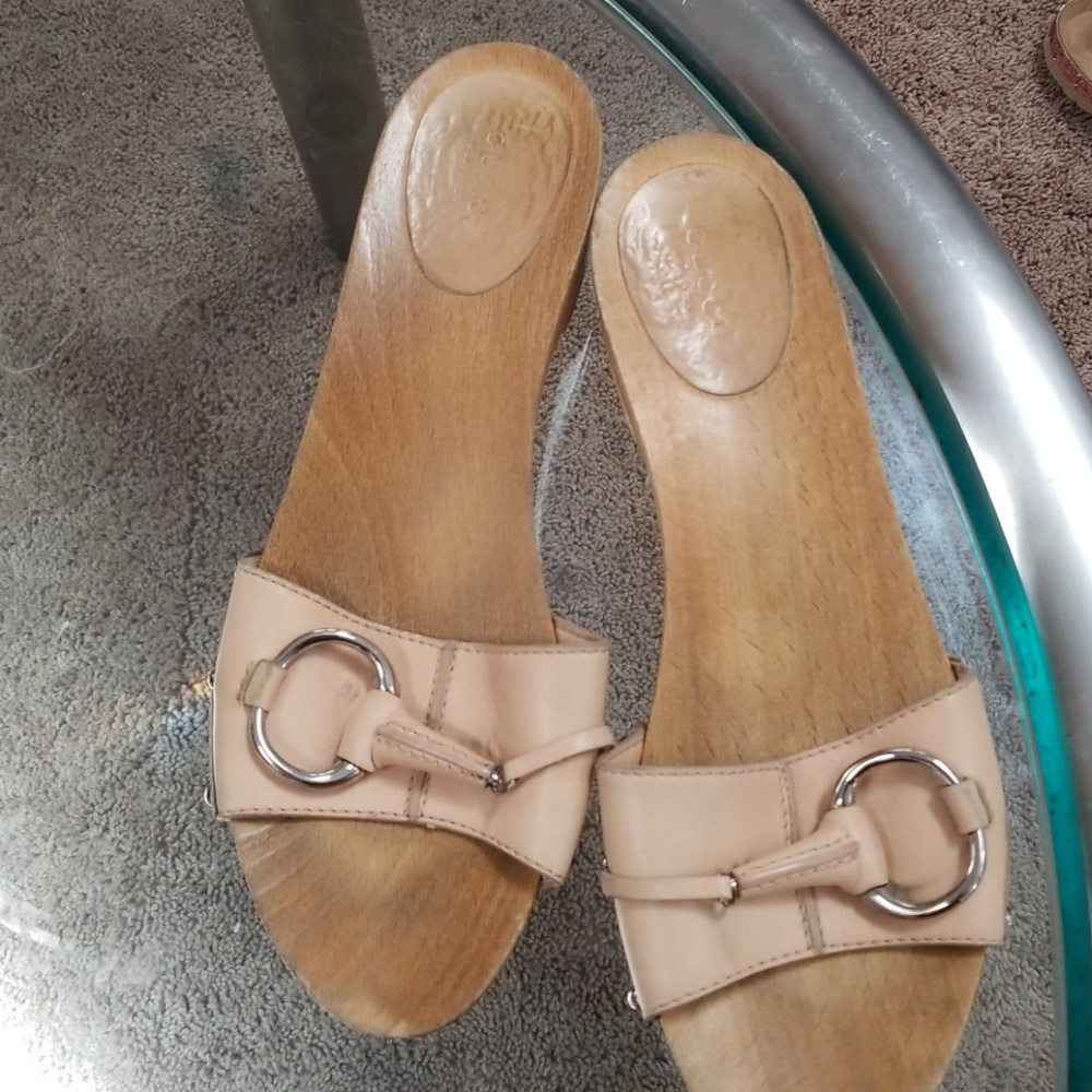 Gucci slides